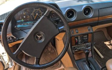 Mercedes-benz-benz-280e-1980-white-15