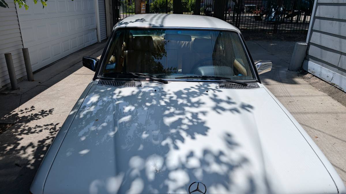 Mercedes-benz-benz-280e-1980-white-3