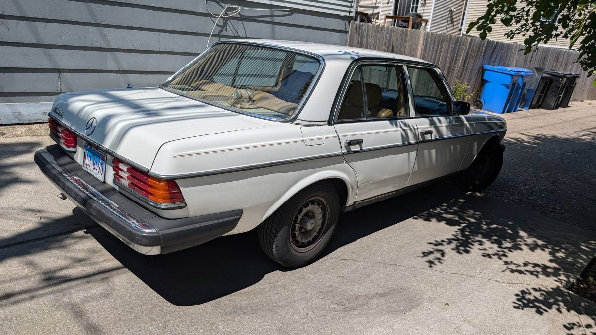 Mercedes-benz-benz-280e-1980-white-5