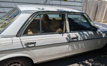 Mercedes-benz-benz-280e-1980-white-6