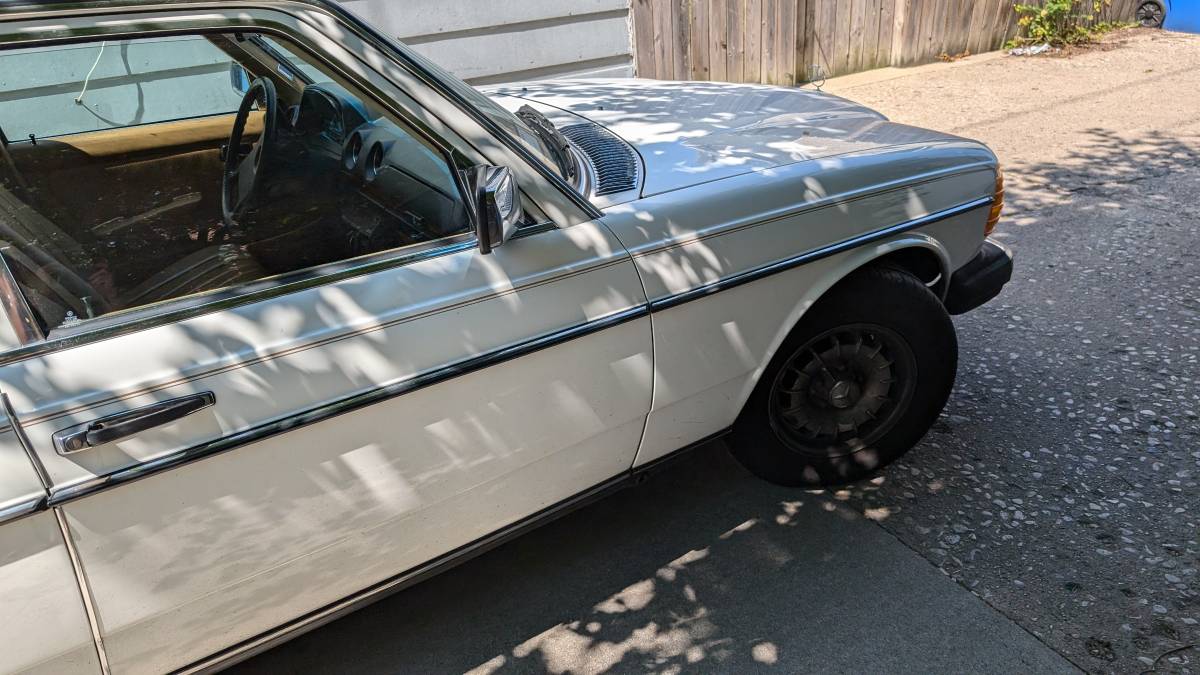 Mercedes-benz-benz-280e-1980-white-7