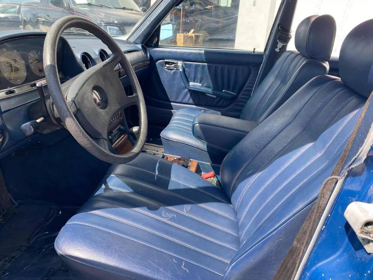 Mercedes-benz-benz-300-diesel-1983-blue-11