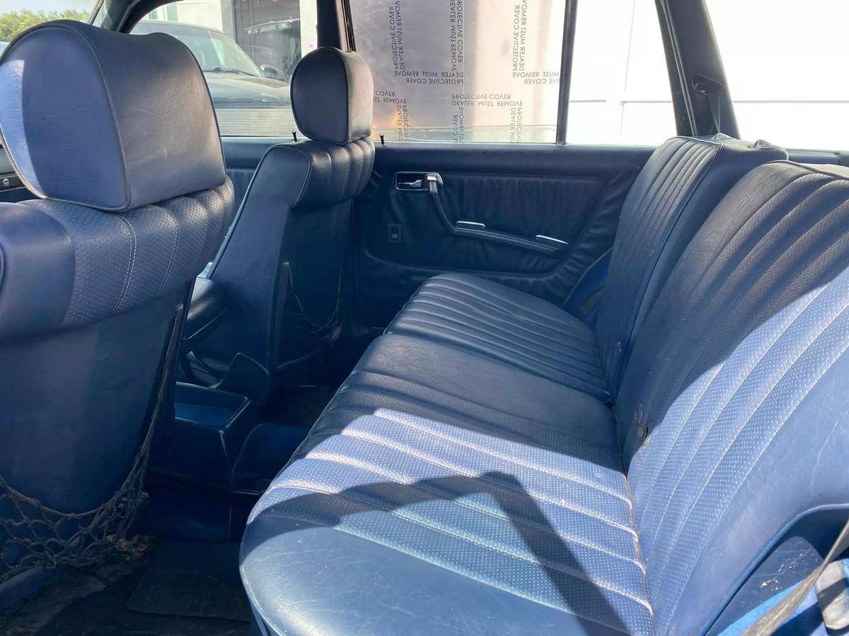 Mercedes-benz-benz-300-diesel-1983-blue-13