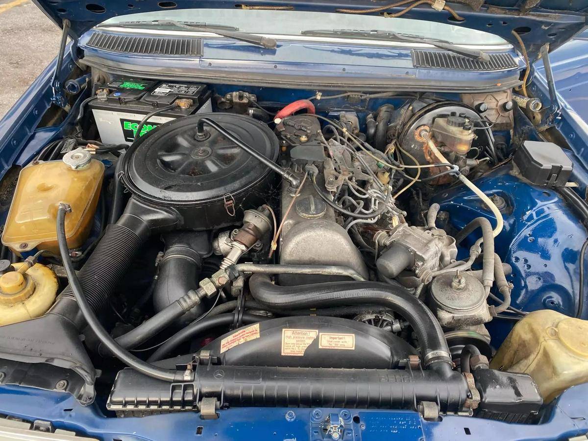 Mercedes-benz-benz-300-diesel-1983-blue-15