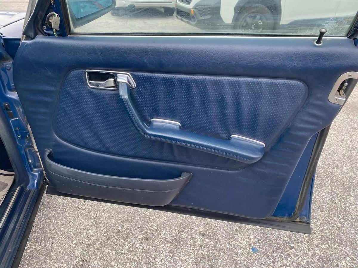 Mercedes-benz-benz-300-diesel-1983-blue-20