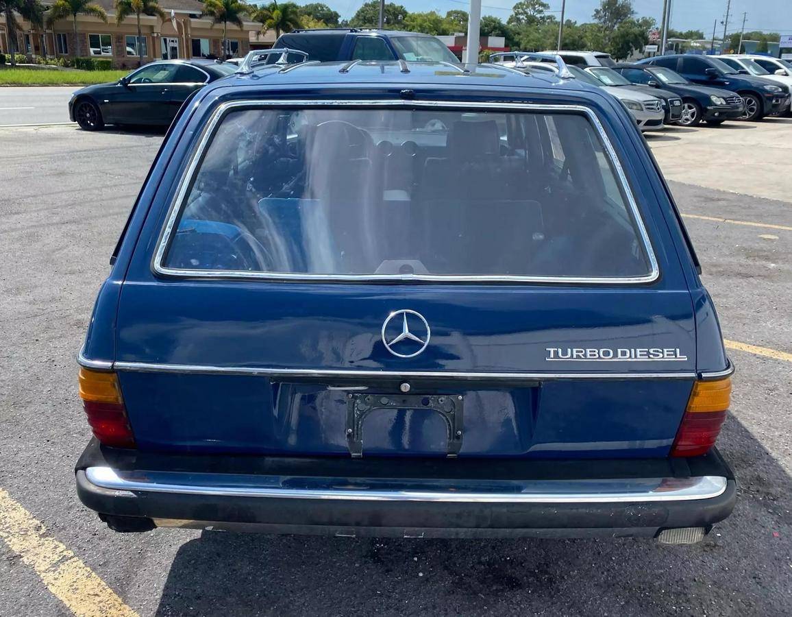 Mercedes-benz-benz-300-diesel-1983-blue-3