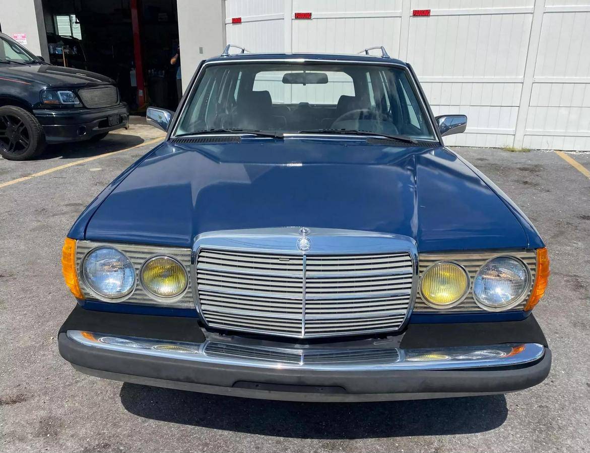 Mercedes-benz-benz-300-diesel-1983-blue-7