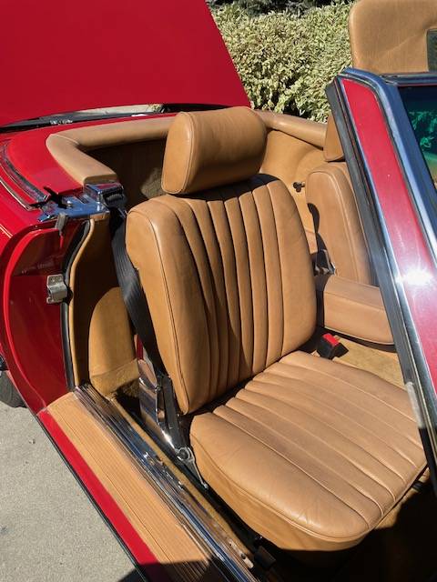 Mercedes-benz-benz-380-380sl-1984-red-9