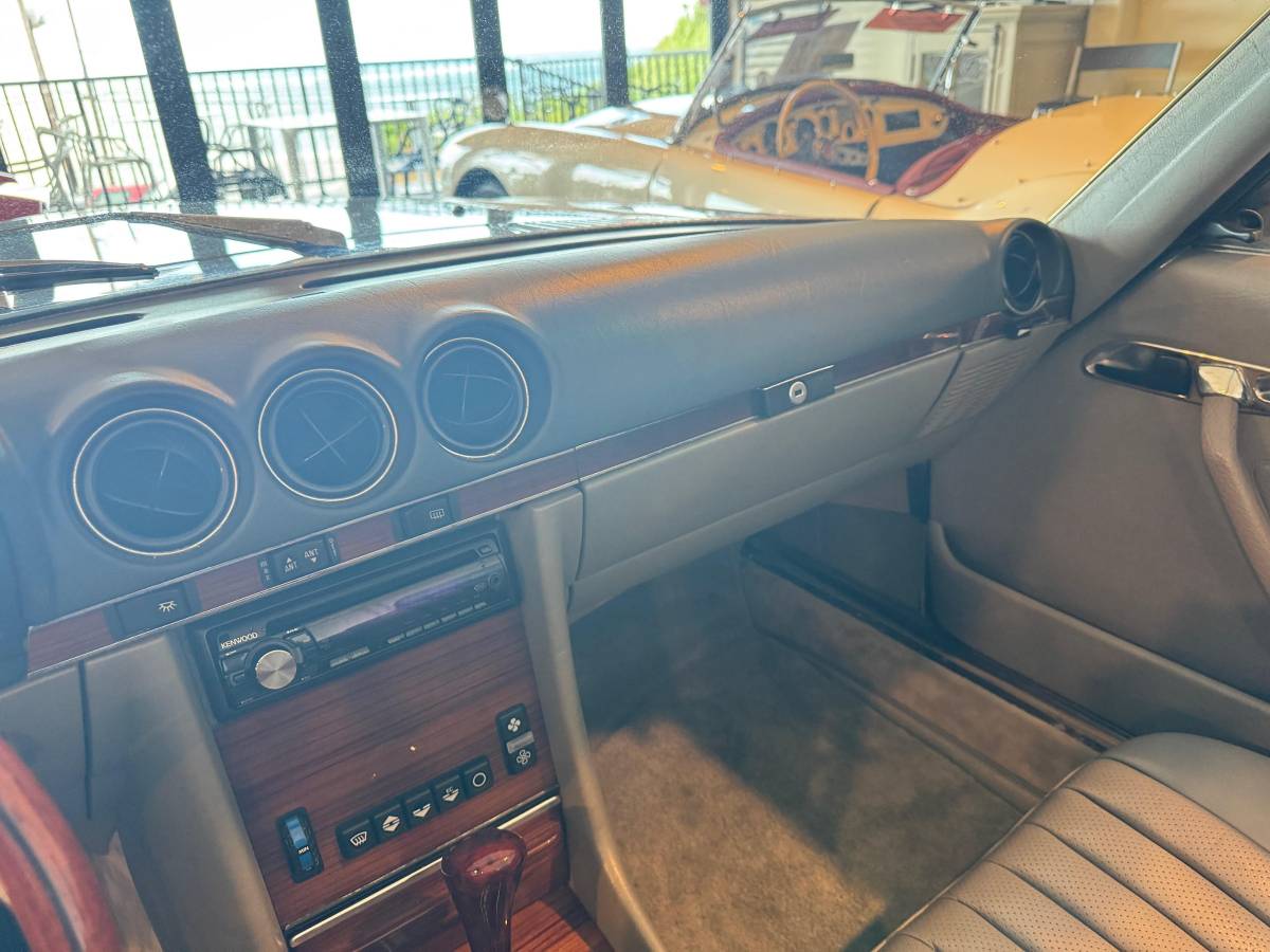 Mercedes-benz-benz-380sl-1982-silver-12
