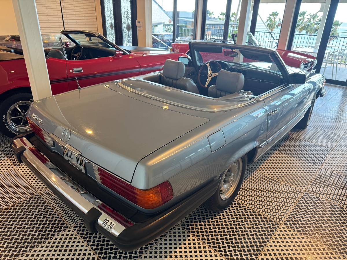 Mercedes-benz-benz-380sl-1982-silver-15