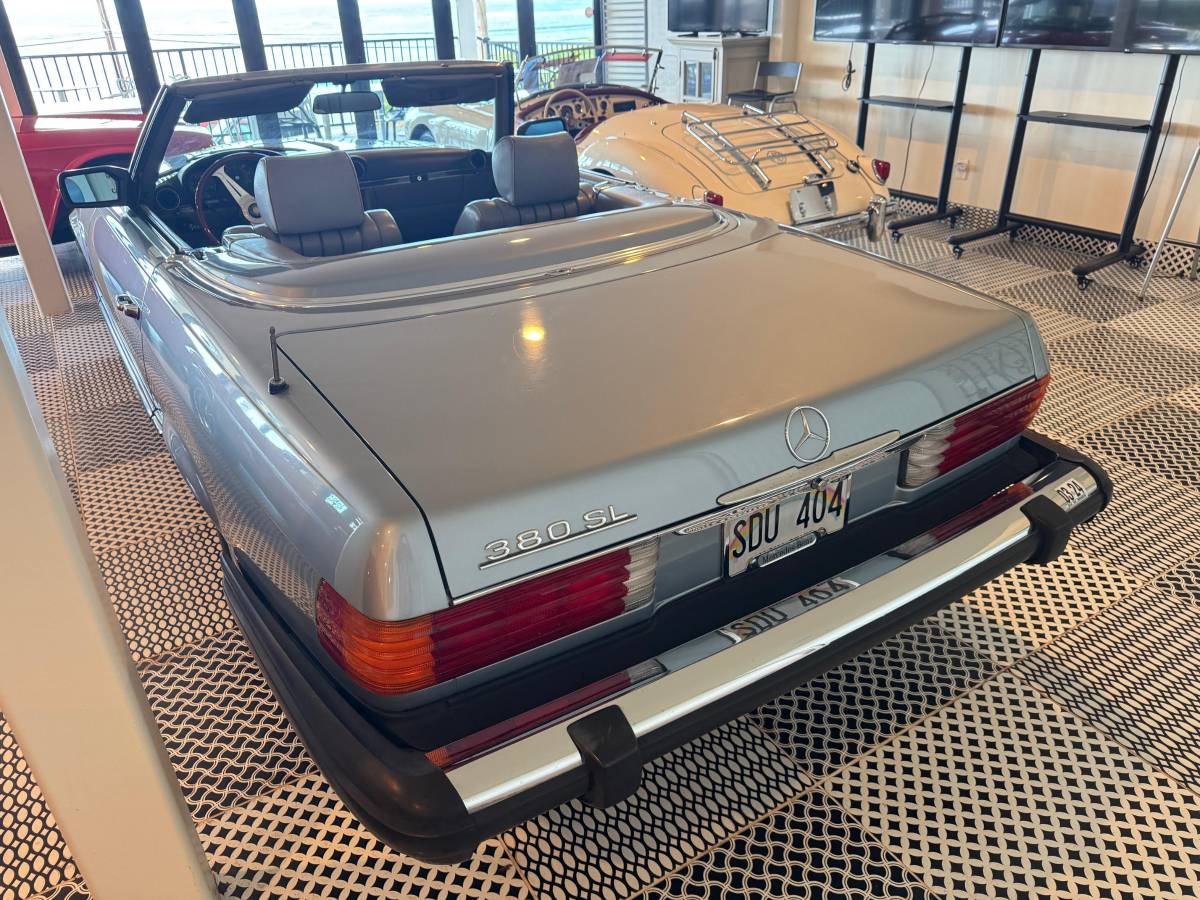 Mercedes-benz-benz-380sl-1982-silver-8