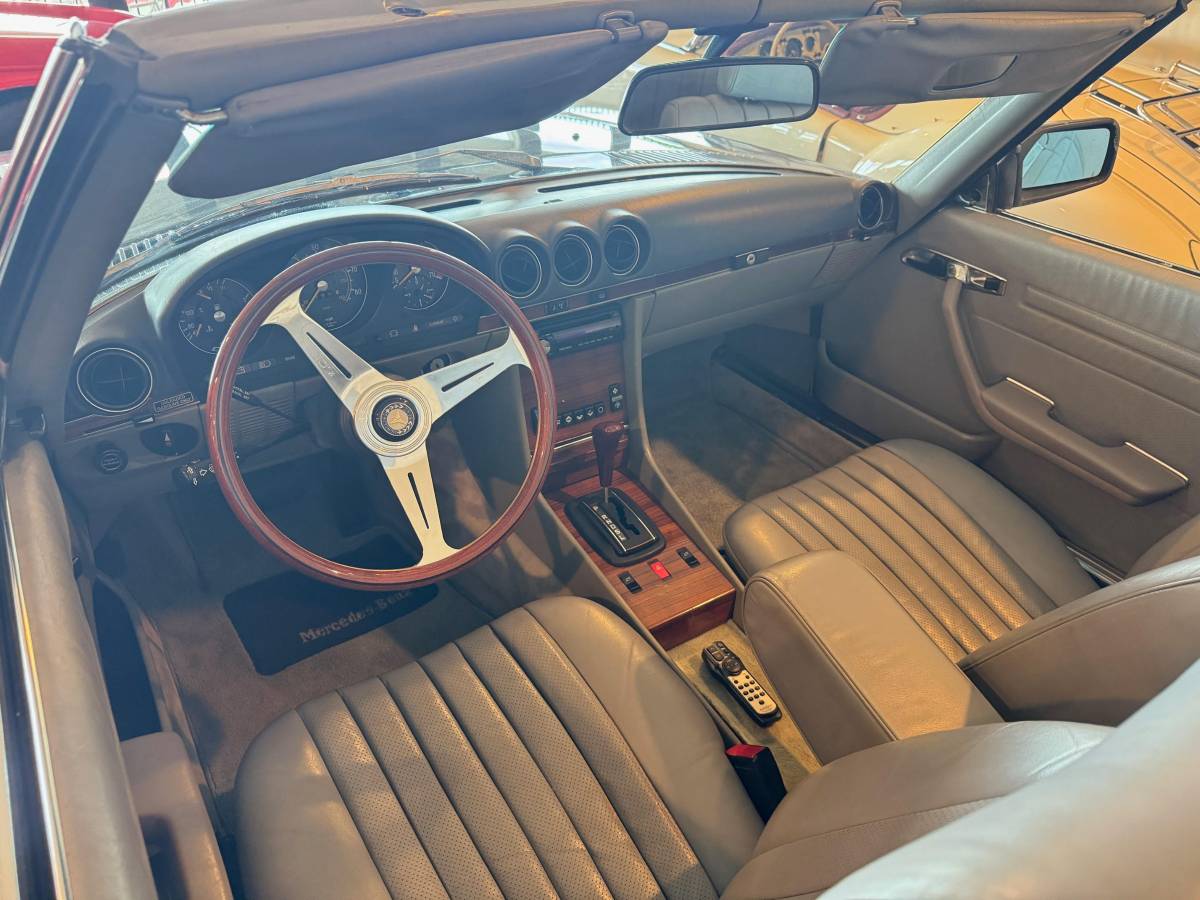 Mercedes-benz-benz-380sl-1982-silver-9