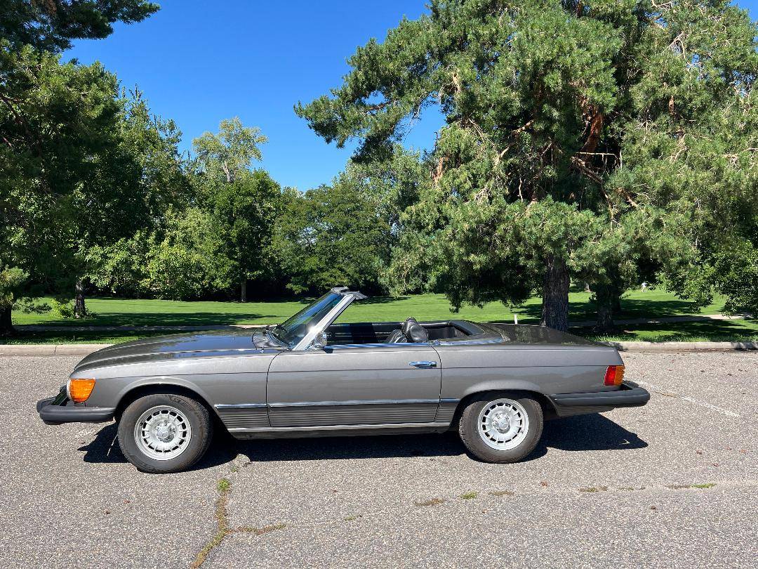 Mercedes-benz-benz-450-sl-1974-grey-2