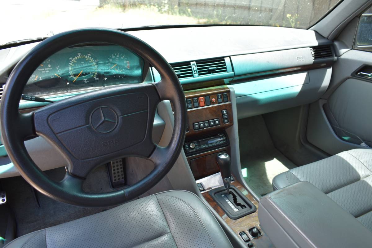 Mercedes-benz-benz-500e-1993-grey-8