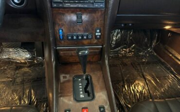 Mercedes-benz-benz-560-class-1987-yellow-10