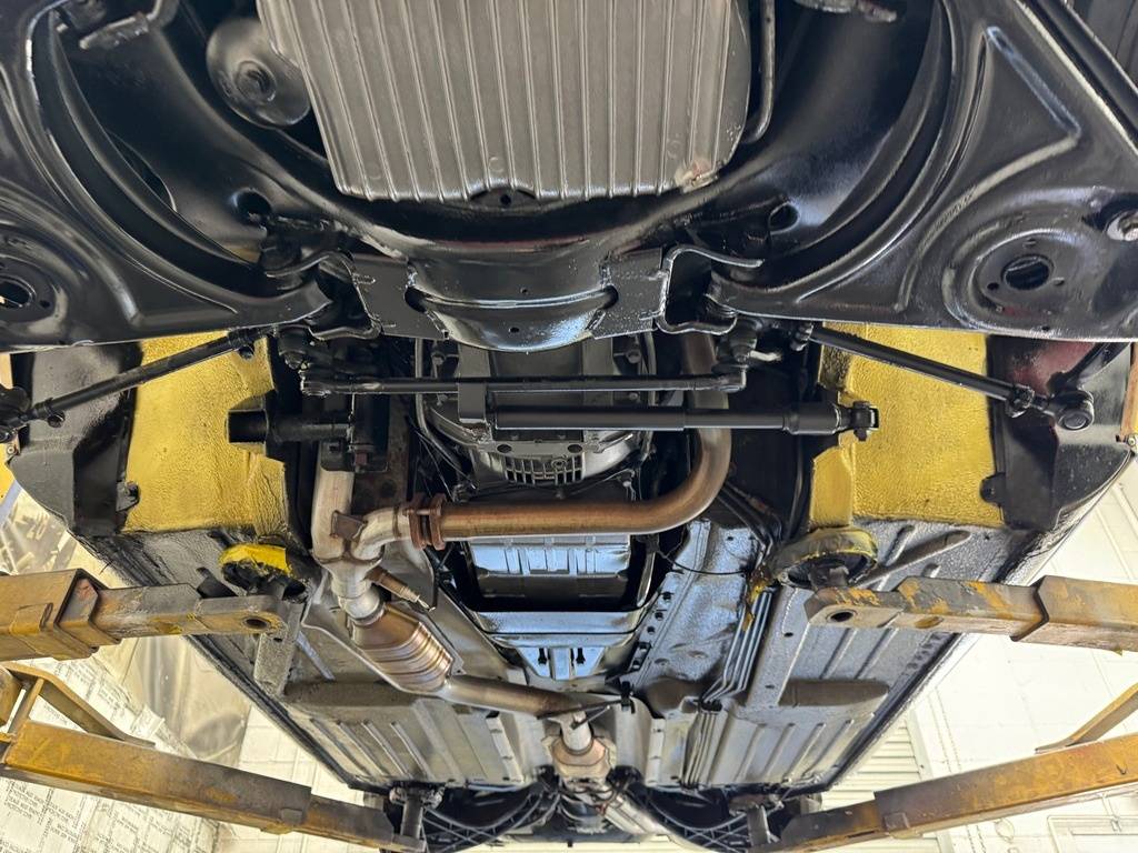 Mercedes-benz-benz-560-class-1987-yellow-14