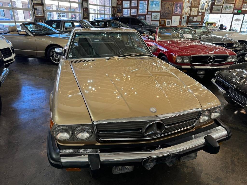 Mercedes-benz-benz-560-class-1987-yellow-3