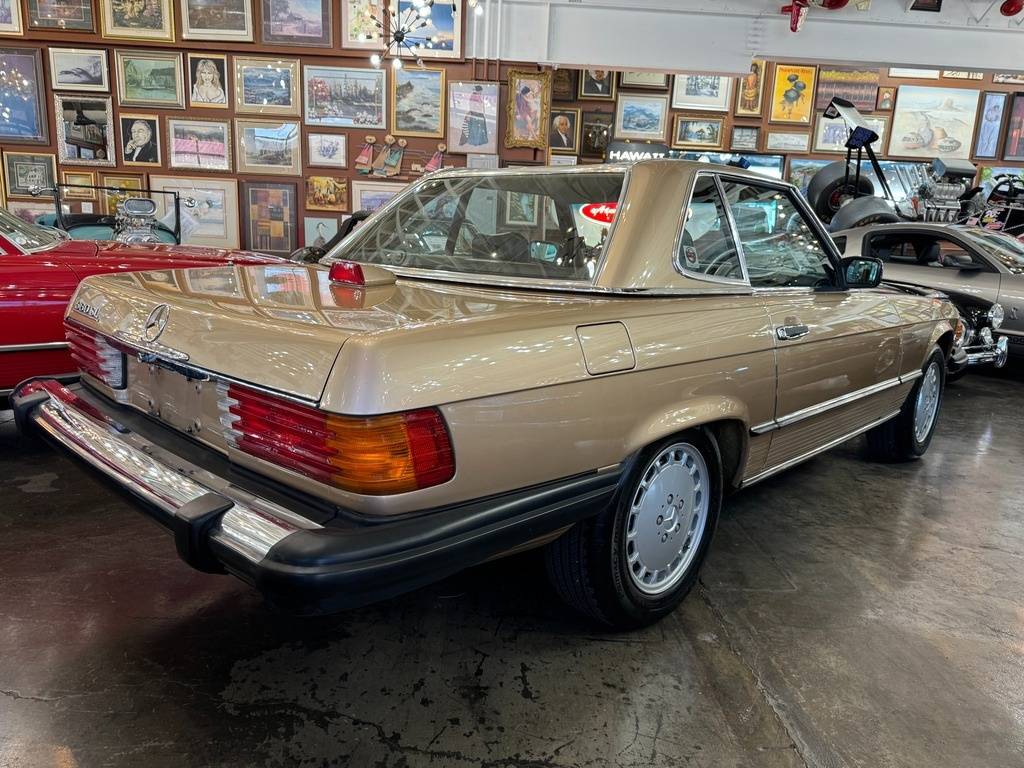 Mercedes-benz-benz-560-class-1987-yellow-5
