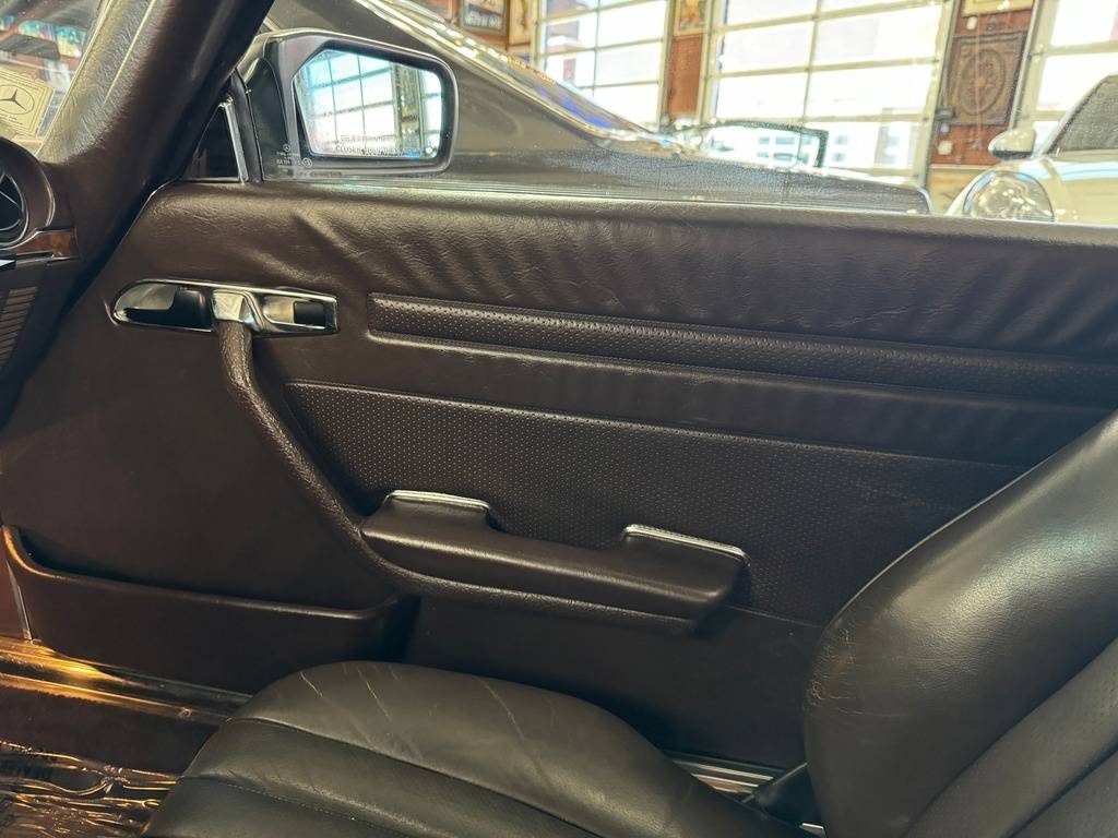Mercedes-benz-benz-560-class-1987-yellow-9