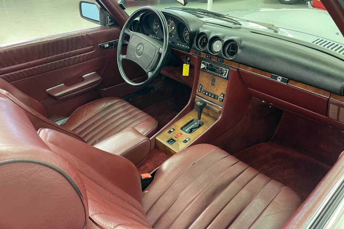 Mercedes-benz-benz-560sl-1986-white-18
