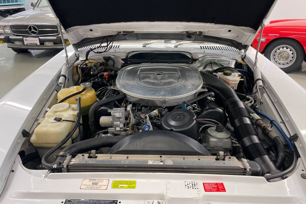 Mercedes-benz-benz-560sl-1986-white-21