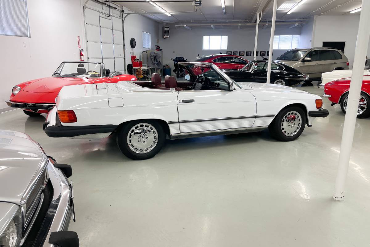 Mercedes-benz-benz-560sl-1986-white-3