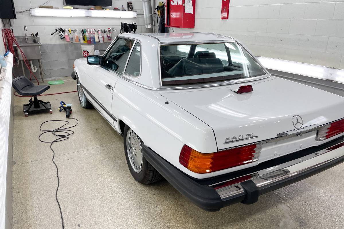 Mercedes-benz-benz-560sl-1986-white-7