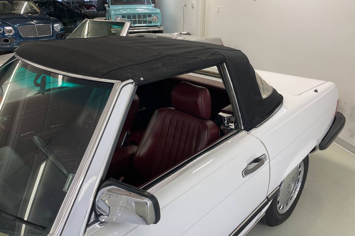 Mercedes-benz-benz-560sl-1986-white-8
