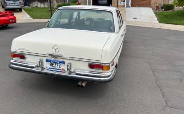 Mercedes-benz-benz-e-class-1971-white-3