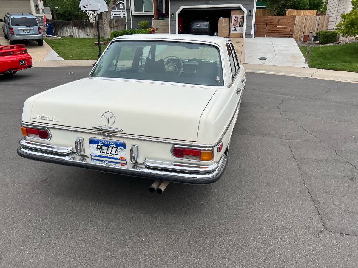 Mercedes-benz-benz-e-class-1971-white-3