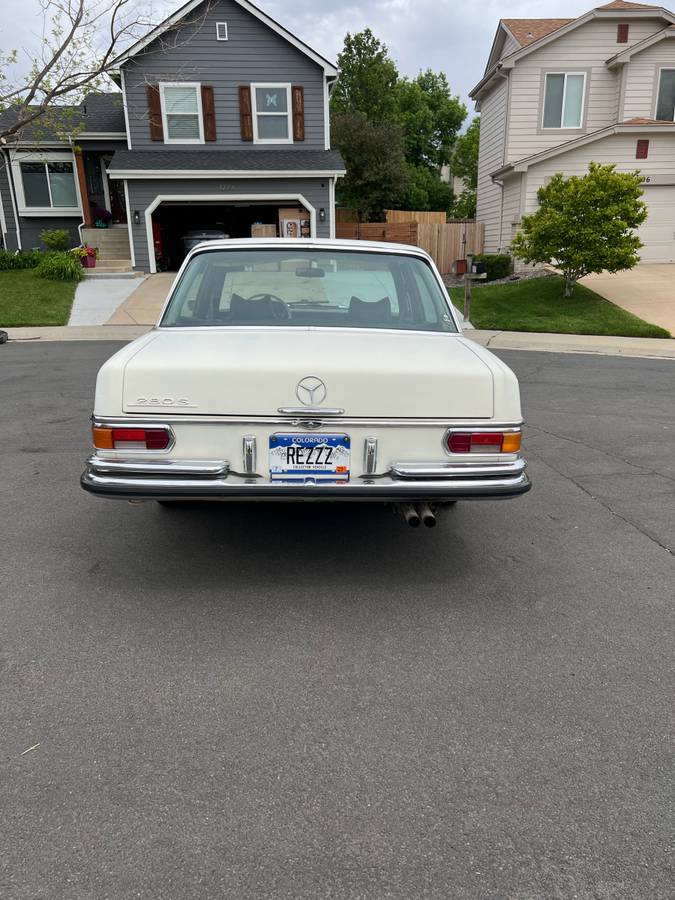 Mercedes-benz-benz-e-class-1971-white-4
