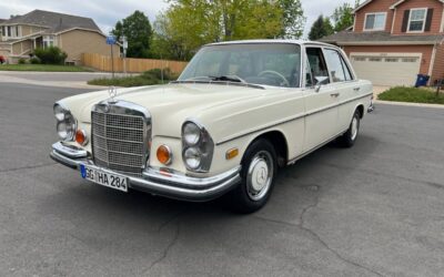 Mercedes-benz -benz e-class  1971 white
