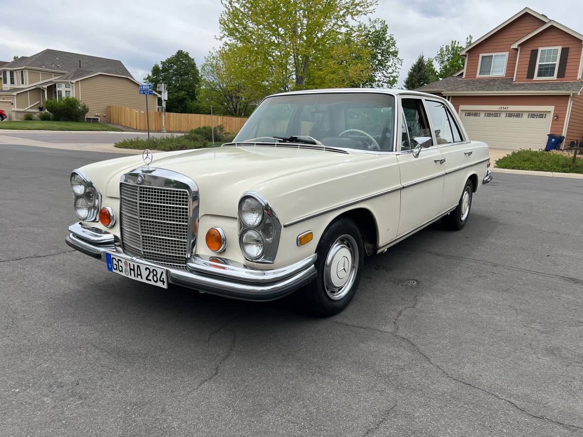 Mercedes-benz-benz-e-class-1971-white