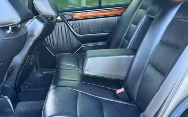 Mercedes-benz-benz-e-class-1993-black-10