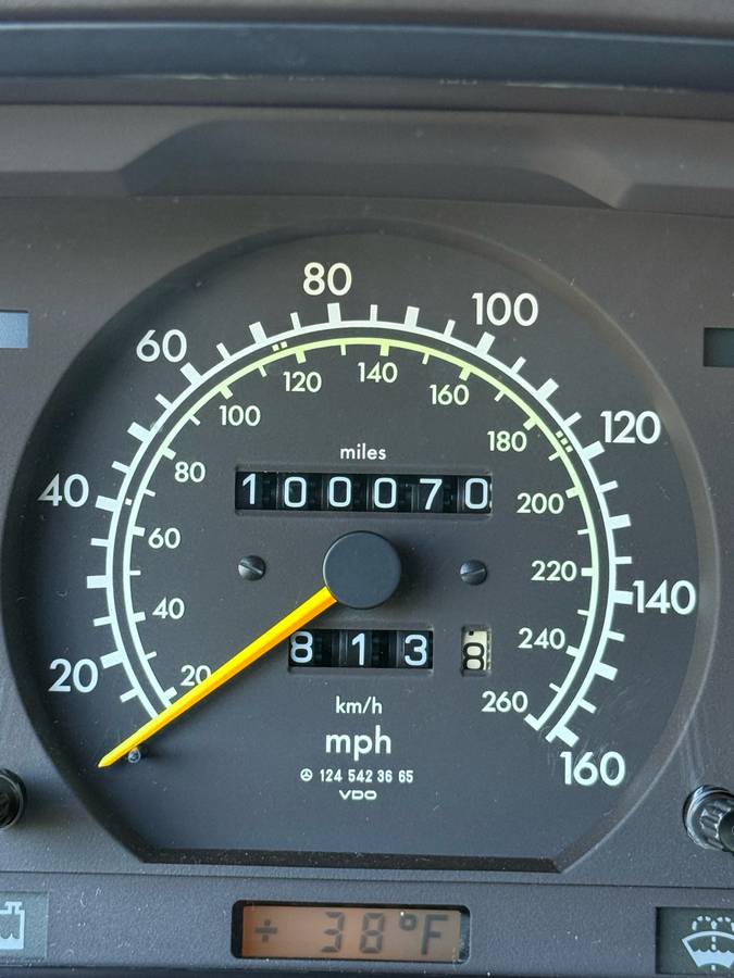 Mercedes-benz-benz-e-class-1993-black-13