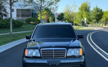 Mercedes-benz-benz-e-class-1993-black-16