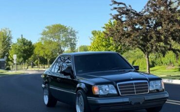 Mercedes-benz-benz-e-class-1993-black-2