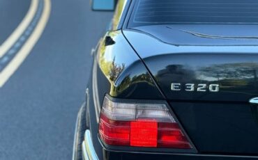 Mercedes-benz-benz-e-class-1993-black-20