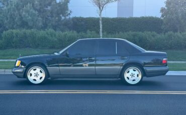 Mercedes-benz-benz-e-class-1993-black