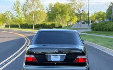 Mercedes-benz-benz-e-class-1993-black-5