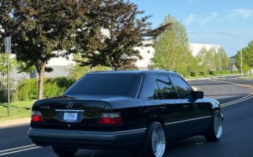 Mercedes-benz-benz-e-class-1993-black-6