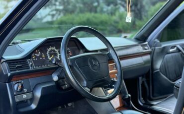 Mercedes-benz-benz-e-class-1993-black-7