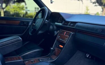 Mercedes-benz-benz-e-class-1993-black-8