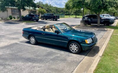 Mercedes-benz -benz e320  1995 green