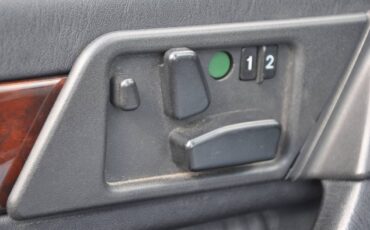 Mercedes-benz-benz-e320a-1995-black-10