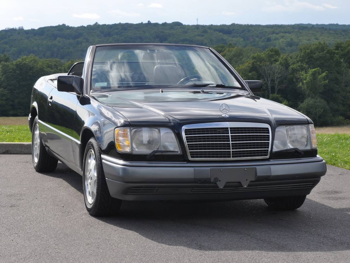 Mercedes-benz-benz-e320a-1995-black-14