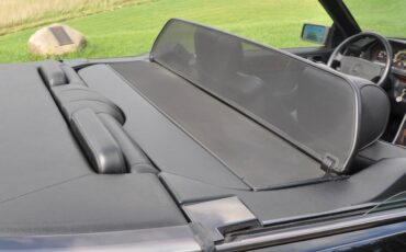 Mercedes-benz-benz-e320a-1995-black-15