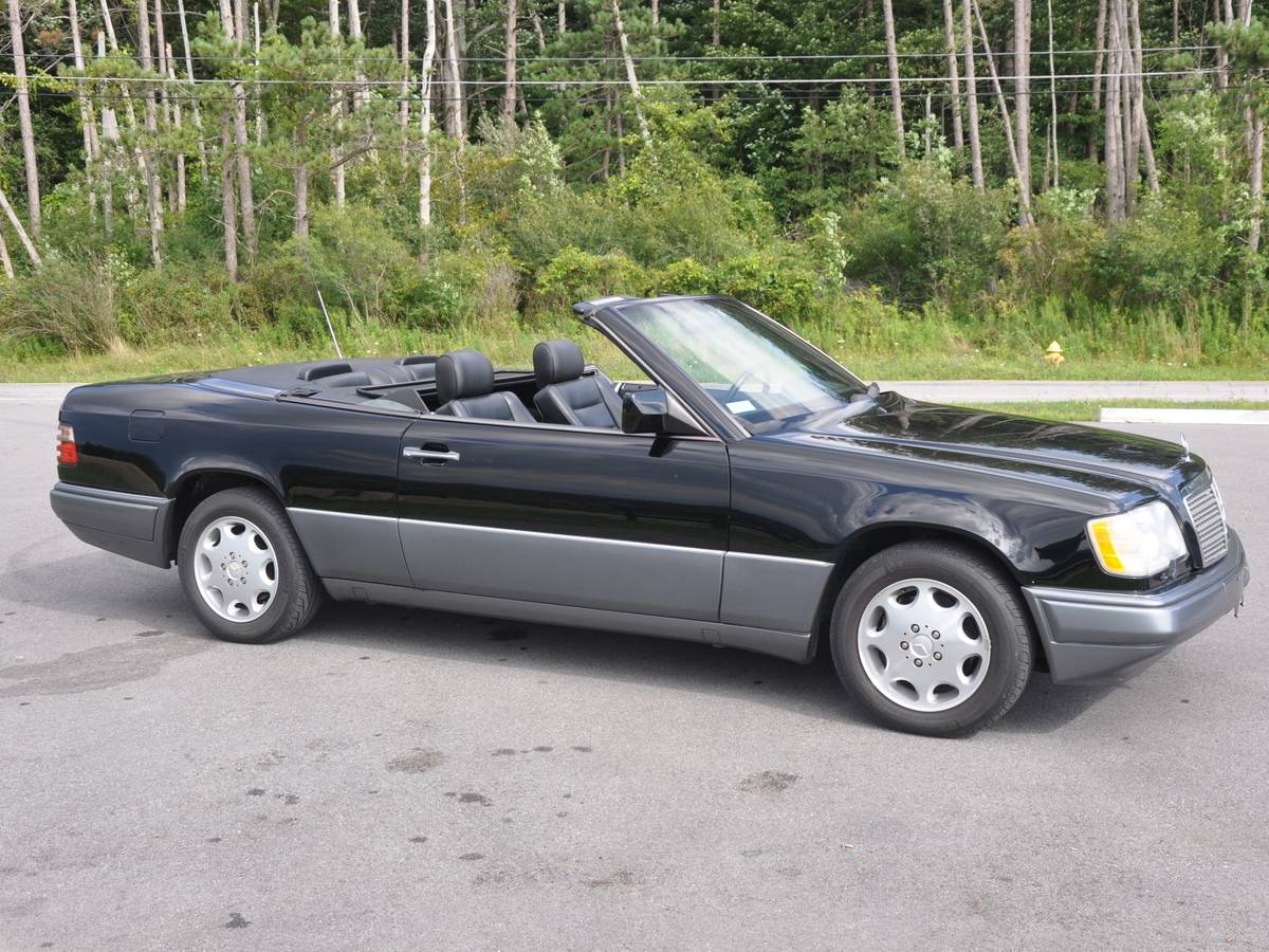 Mercedes-benz-benz-e320a-1995-black-2