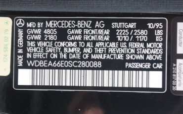 Mercedes-benz-benz-e320a-1995-black-21