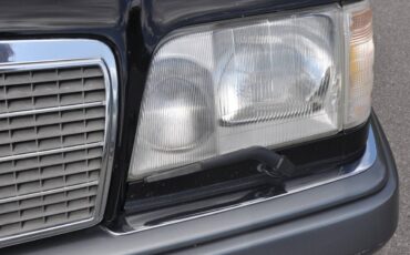 Mercedes-benz-benz-e320a-1995-black-5